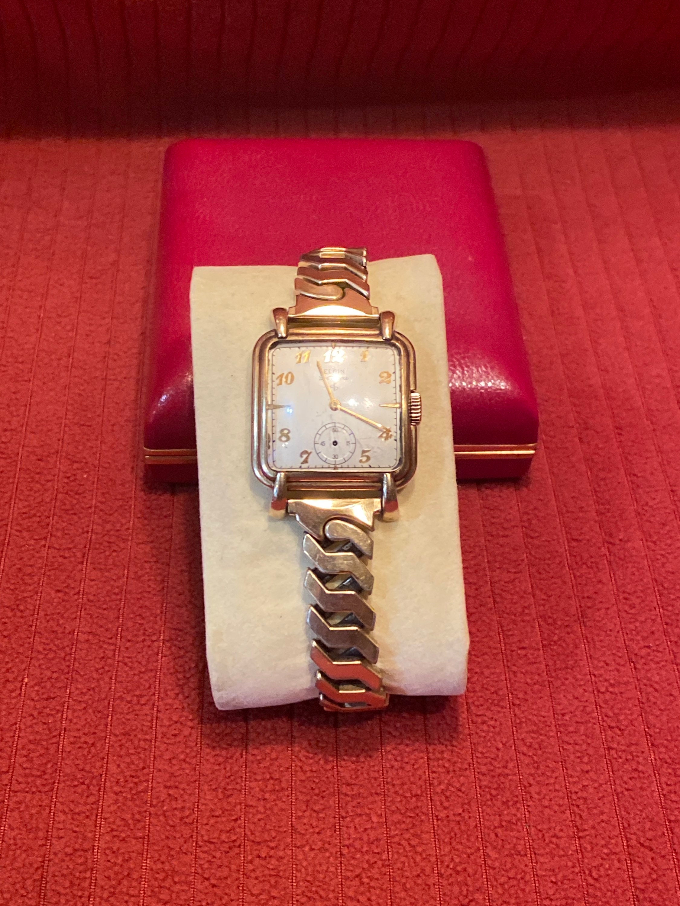 Vintage Elgin De Luxe 10K Gold Filled Ladies Watch  display picture 1