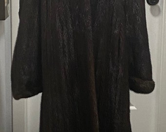 Vintage Gorgeous Superior Quality Ranch Mink Fur Coat, Ladies Large, Beautiful Fur, Darkish Brown - Almost Black in Spots, Exquisite Jacket