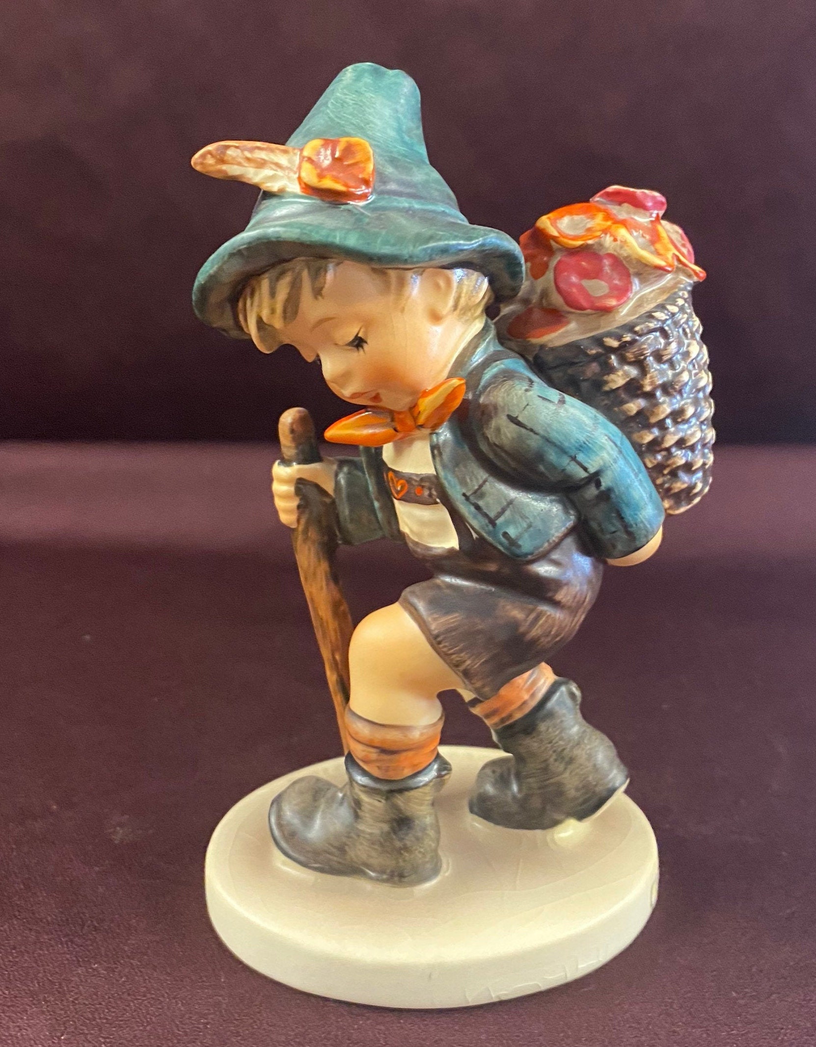 Vintage Hummel, Goebel Flower Vendor, #381, TM5, 1971 Copyright on