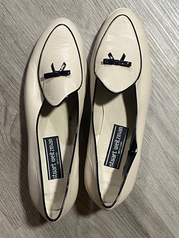 Stuart Weitzman - Black Leather Loafers w/ Patent Trim & Bow Accent Sz 10 Vintage Stuart Weitzman Leather Loafers With Bow, Size 10 - Etsy main image 3