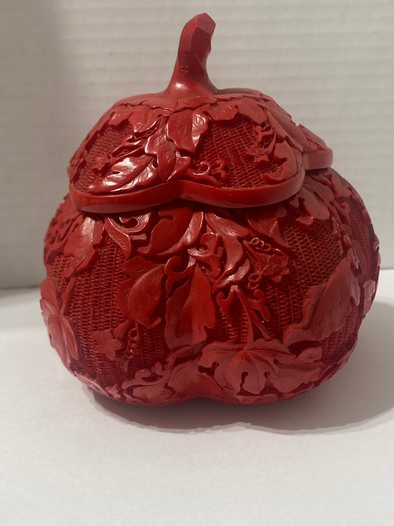 Vintage Chinese Red Cinnabar Gourd Shape Hand Carved Lacquer