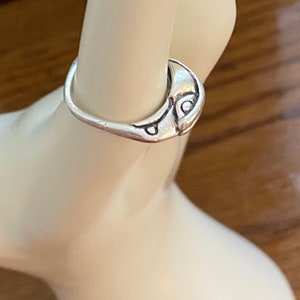 Vintage RARE Sterling Silver Parrot Pattern or Bird (maybe Eagle) Ring, Gorgeous and Unique, size 5-3/4, FREE SHIPPING