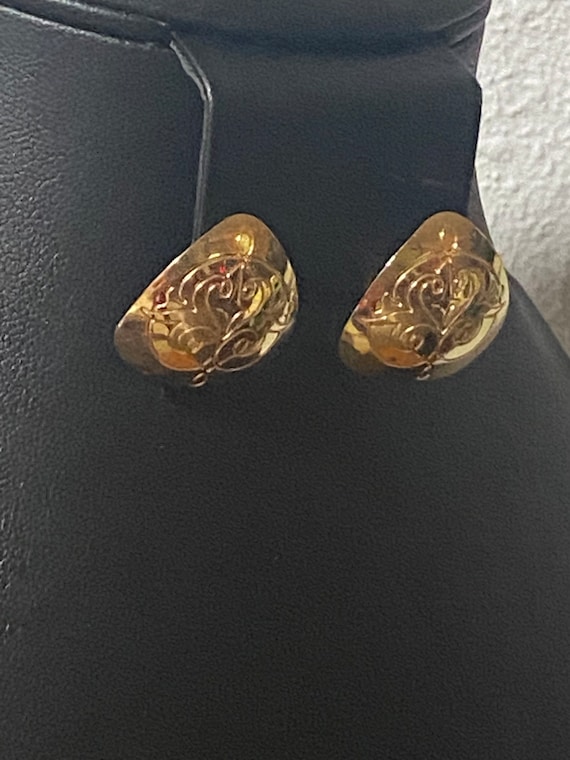 Estate Gold Tone Etched Triangular Earrings - image 1