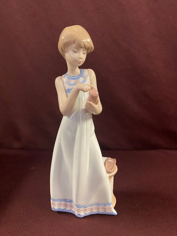 Lladro 電話をかける少女像 S466 Lladro 電話をかける少女像 S466