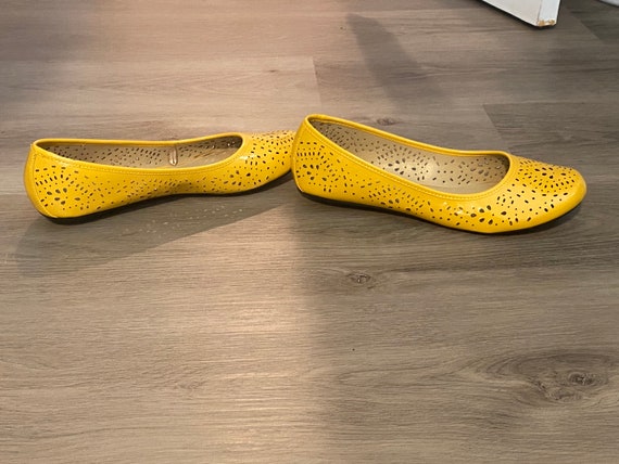 Mustard ballet pumps online