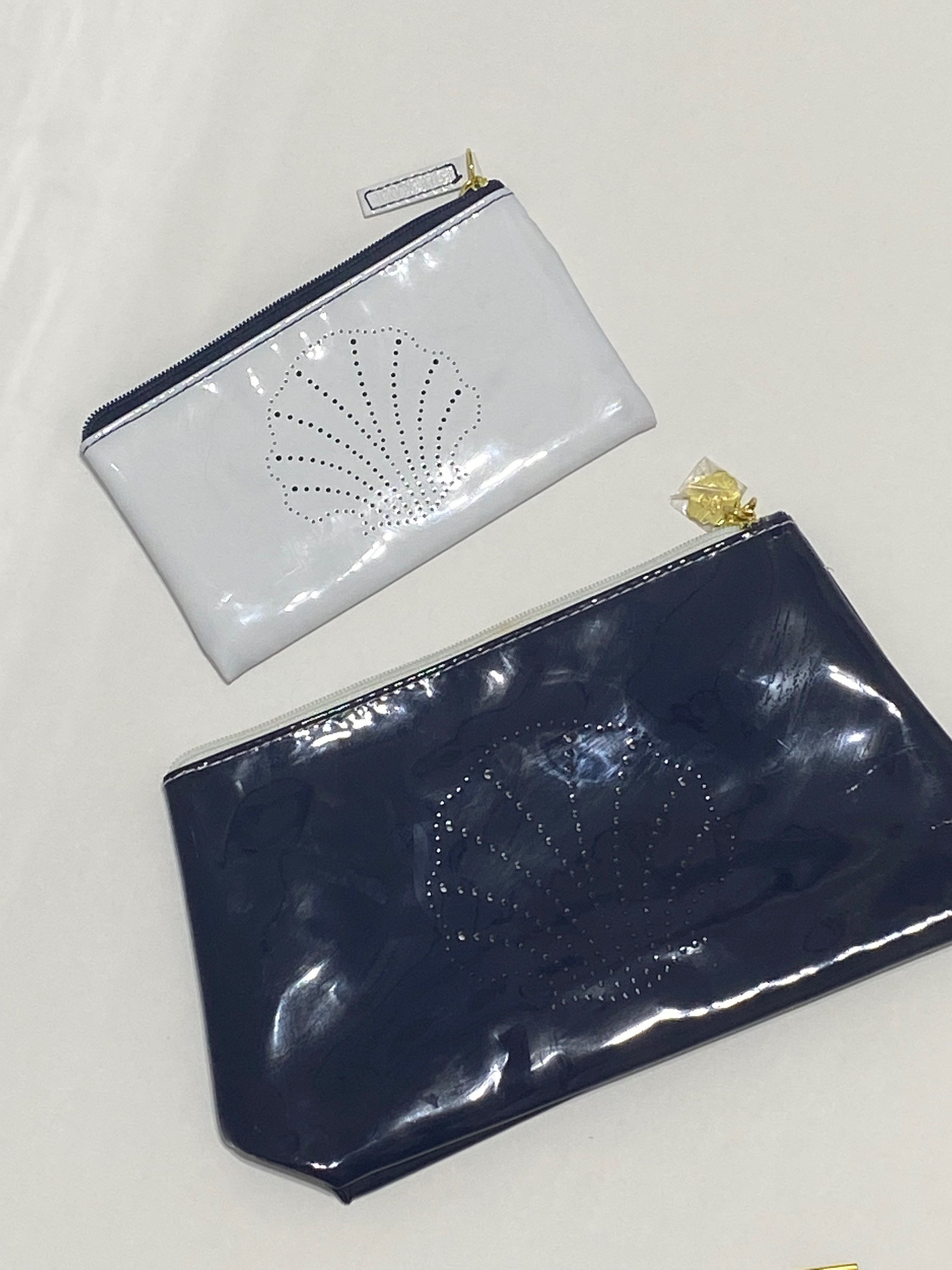 Estee lauder pouch price sale