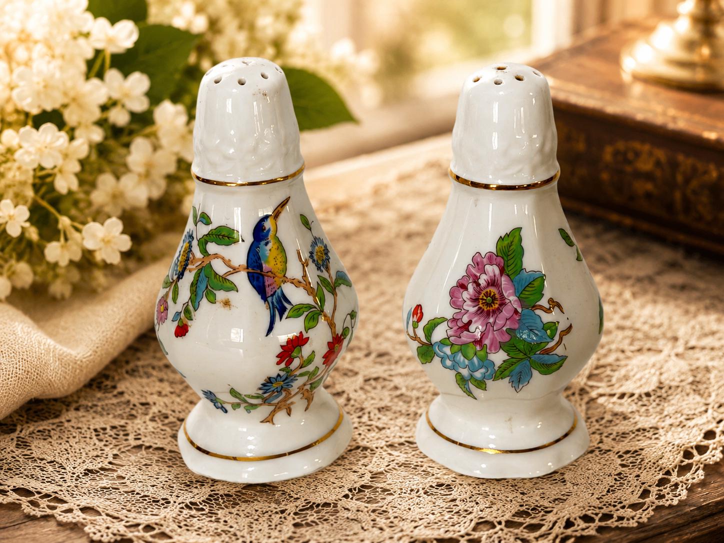 Vintage Aynsley Pembroke Salt & Pepper Shakers Fine English Bone