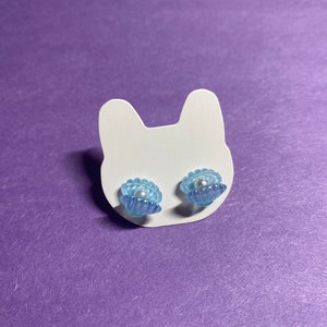 Clam Earrings & Croc Charm Set