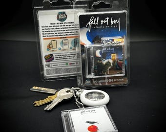 Fall Out Boy: Infinity On High (Llavero con NFC)