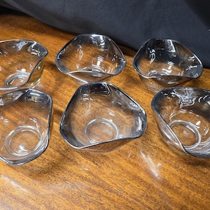 Vintage Dorothy Thorpe style silver dessert bowls. Set of 6