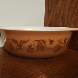 Pyrex Early American 1.5 qt. casserole dish. #043 No lid.