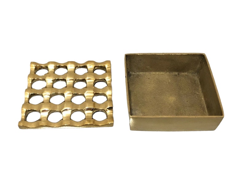 Beautiful Brass Grid Design Ashtray image 3