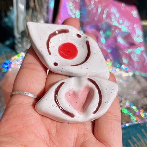 Eyeball Brush Rest Set | White Speckled | Ceramic Palette for Paints, Brush Rest & Mixing | Handmade Ceramics