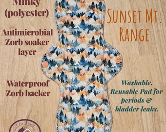 Wielorazowa wkładka Minky "Sunset Mt. Range" (pojedyncza wkładka) z antybakteryjną wyściółką Zorb/wodoodpornym spodem na czas miesiączki/lekkie nietrzymanie moczu.