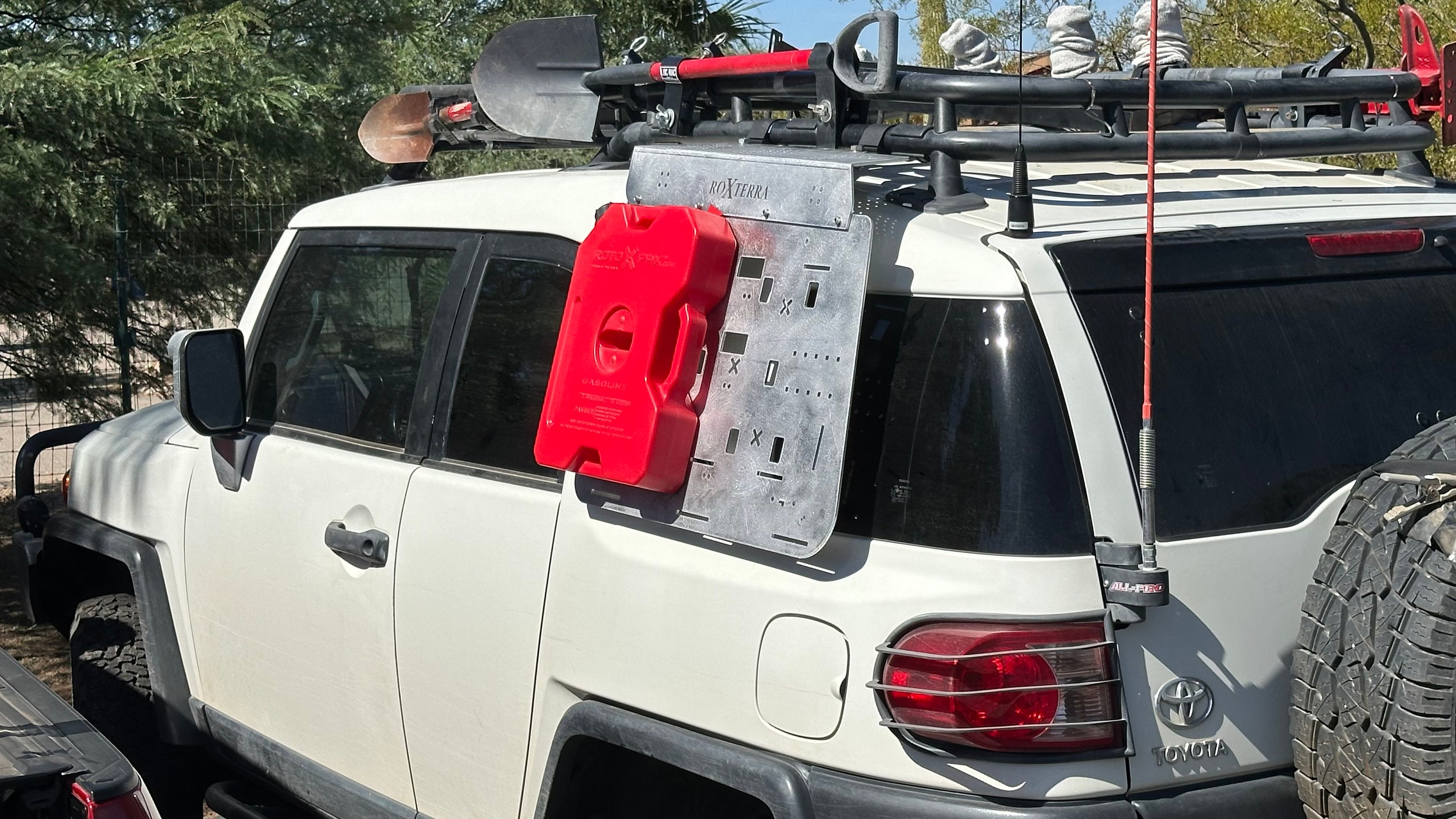 Sherpa Outside Panel for Toyota FJ Cruiser 2007-2014, Rotopax