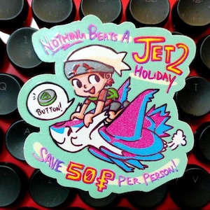 Könnte beinhalten: Aufkleber mit einer Cartoon-Illustration einer Person, die auf einer geflügelten Kreatur reitet. Der Aufkleber hat den Text "Nothing Beats a Jet2 Holiday" und "Save 50p per person!". Die Kreatur ist weiß, rosa und blau.