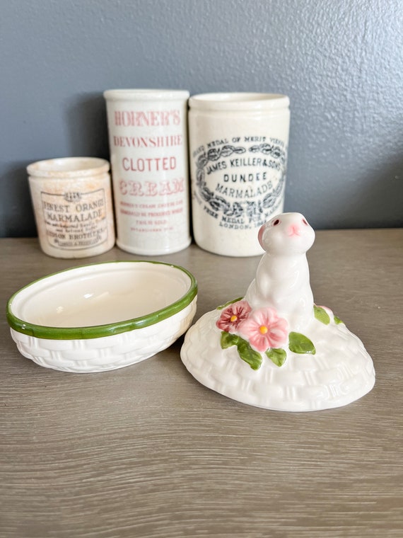 Vintage Bunny Jewelry Box, Trinket Box, Hand Pain… - image 6