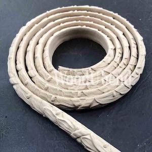 WoodUbend Leaf & Berry Trim: Bendable Furniture Molding (Pack of Two)