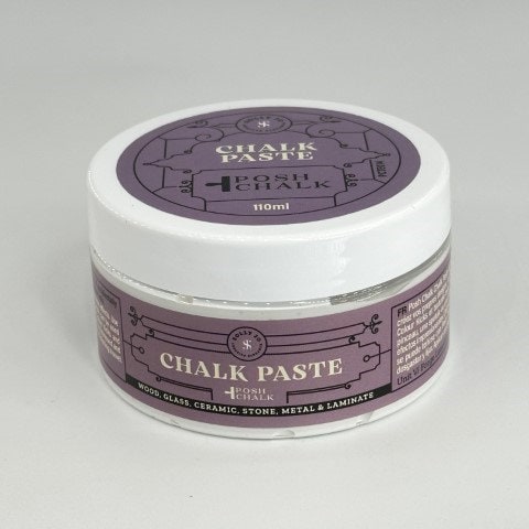 Pâte de craie parfaite pour les pochoirs en relief et pour ajouter de la texture à vos projets, projets en 3 dimensions, techniques mixtes, additif colorant peut être ajouté.