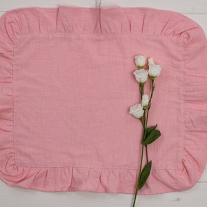 Nessel Tischsets mit Rüschen. Set aus 2 Tischsets. Elegante und schöne Tischdekoration.
