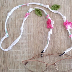 Lanière de lunettes au crochet, chaîne à lunettes florale, accessoire pour lunettes de soleil, lanière de lunettes, cordon à lunettes avec fleurs au crochet, collier pour lunettes