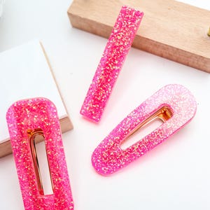 Neon pink glitter barrette in resin, accessory for women and children, hair clip