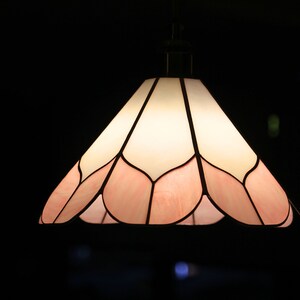 Abat-jour d'éclairage de plafond en vitrail rose paon à personnaliser image 3