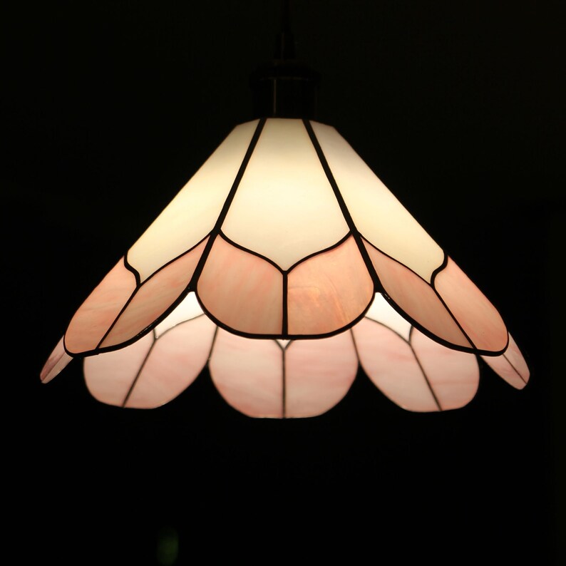 Rosa Pfauen-Pendelleuchte, Buntglas-Deckenbeleuchtung, Lampenschirm, personalisierbar Bild 4