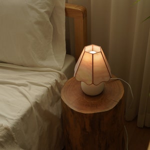 Kleine Perlenpilz-Buntglas-Tischlampe, personalisierbar Bild 2