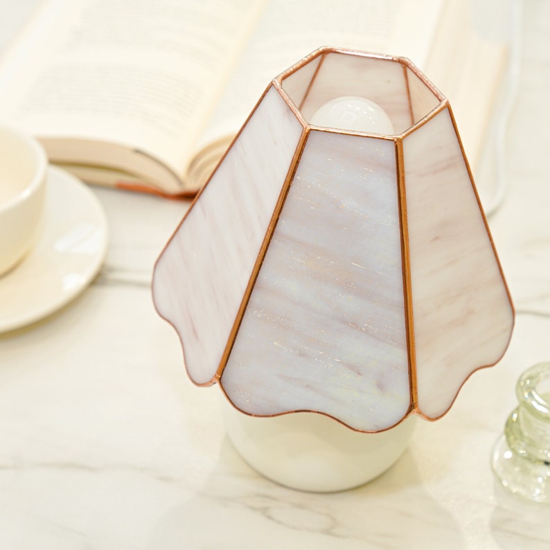Kleine Perlenpilz-Buntglas-Tischlampe, personalisierbar Bild 10