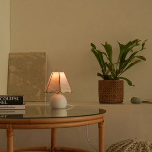 Little pearl mushroom stained glass table lamp image 3