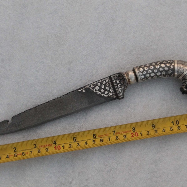 Old mughal indo-Persian silver damascened  lion handle dagger khanjar knife mughal geometric calligraphy no Khyber knife