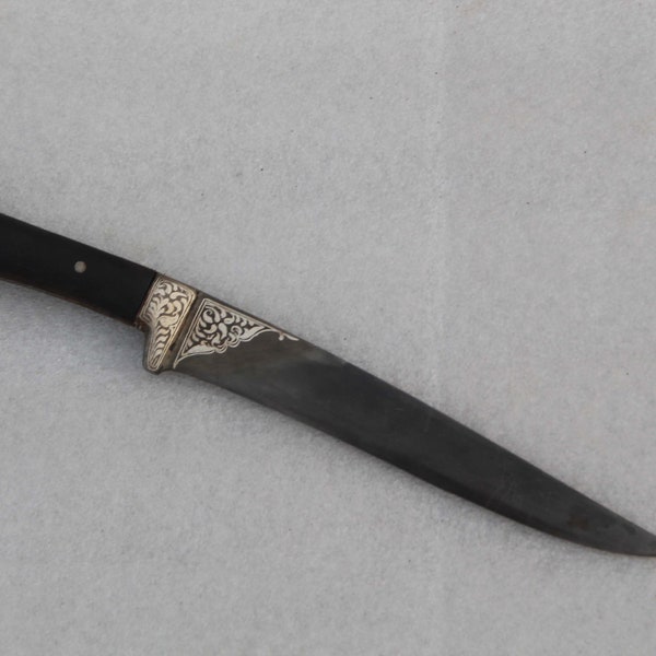 Mughal indo-Persian Sikh kaur kard dagger knife khanjar wooden handle dagger  old steel blade  no Khyber knife