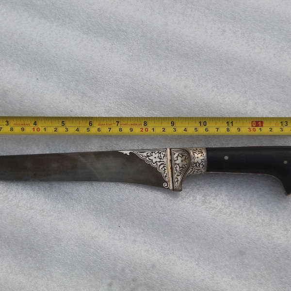 Mughal indo-Persian small size Sikh kaur kard dagger knife khanjar wooden handle dagger  old steel blade  no Khyber knife