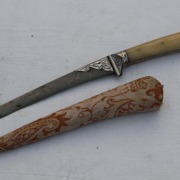 old vintage Indo-Persian Mughal Islamic rajput Damascus water pattern blade silver inlaid pesh-kabz/khanjar dagger knife bone handle chips