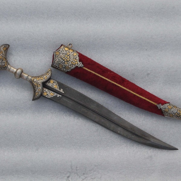 old vintage mughal Indo-Persian south Indian gold & silver damacened Bichua/Bichwa chillnum Dagger knife Damascus blade