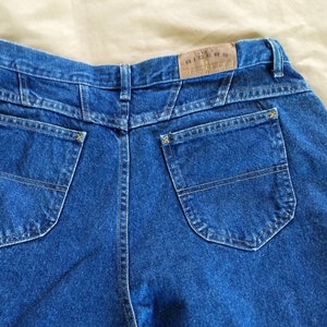 1980/1990s High Waisted / High Rise Jeans by Lee - Vintage denim jeans for the voluptuous woman - Vintage Lee jeans size 18
