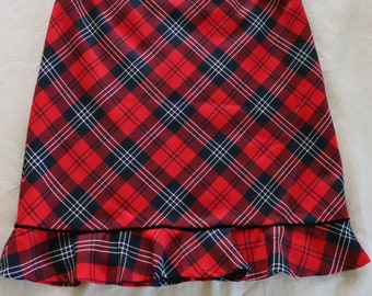 Rood-zwarte geruite wollen rok van Pendleton - zwart-rode geruite wollen rok met gegolfde rand made in USA - knielange wollen geruite rok