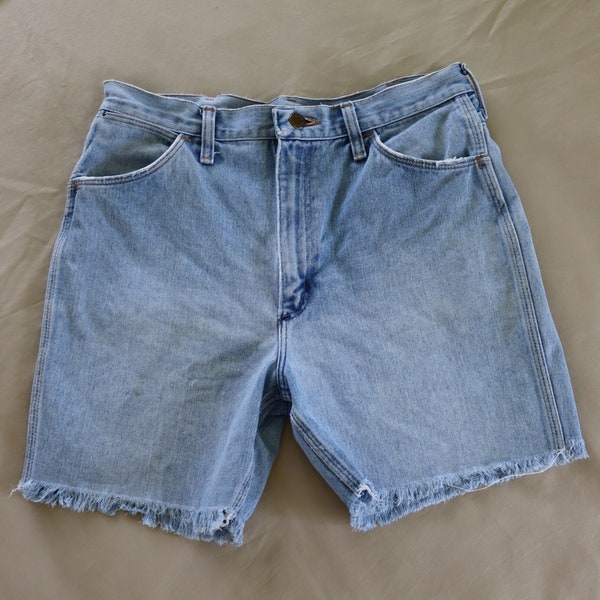 70s/80s Wrangler Denim Cut-Off Shorts - Vintage Wrangler Denim Shorts Made in USA - Faded Wrangler Cutoff Denim Shorts 32 waist