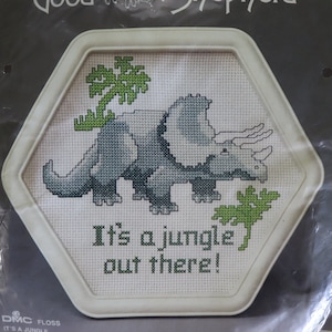 Stegosaurus Dinosaur Counted Cross Stitch Kit - Vintage Dinosaur Cross Stitch Kit - Easy Cross Stitch Embroidery Kit for Beginner