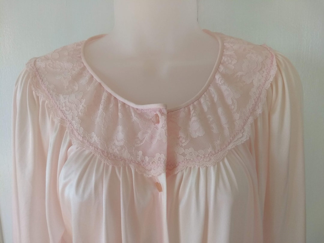 Pale Pink Vintage Robe With Wide Lace at Neckline and Sleeves - Etsy
