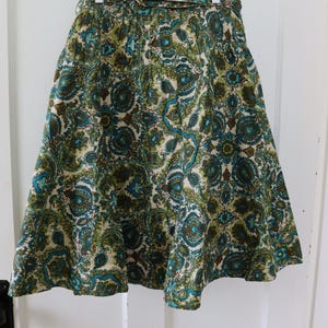 Saia Paisley Turquesa e Verde Completa - Saia de Algodão Fofa com Estampa Vintage Turquesa, Verde-Aqua e Verde-Abacate - Saia de Algodão Fofa
