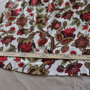 Vintage Jacobean Print Quilted Bedspread and Matching Curtains Dark Red and Green on Natural Background image 7