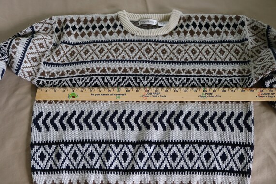 90s Men's Geometric Print Sweater - Vintage Crewn… - image 3