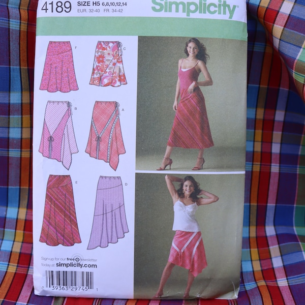 Easy Pull-on Skirt Pattern with asymmetrical hem and bias cut / bias elastic waist skirt pattern by Simplicity