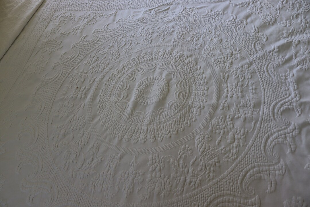 Bates Queen Elizabeth Bedspread White Cotton Matelasse Bates Queen