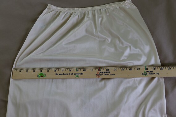 Vintage Ivory Half Slip / Skirt Slip  - size medi… - image 3
