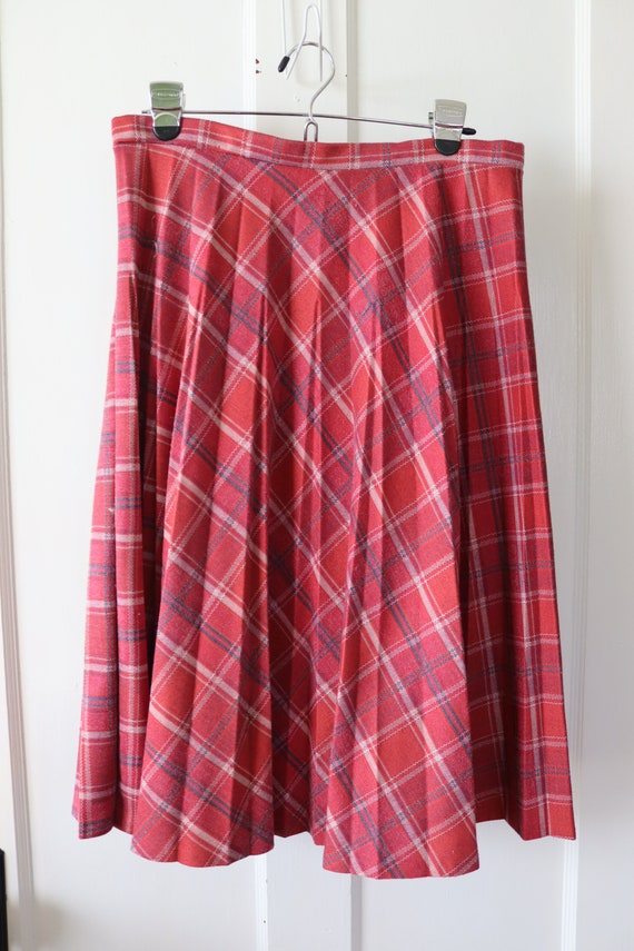 Knit pleated skirt red hot sale