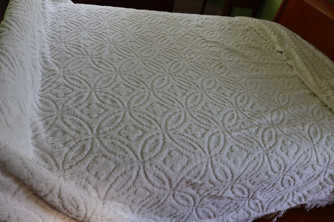 Vintage White Chenille Bedspread With Fringe Etsy