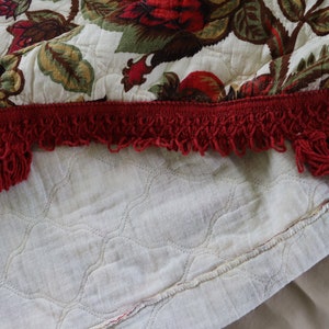 Vintage Jacobean Print Quilted Bedspread and Matching Curtains Dark Red and Green on Natural Background image 10